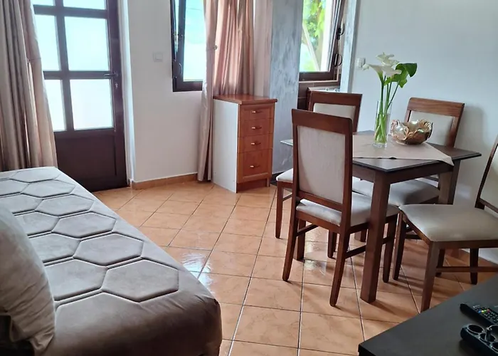 Apartments Klakor Ps